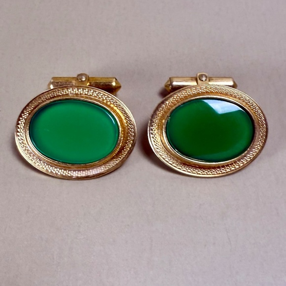 Vintage Hayward Gold-Filled Cufflinks with Green Cabochon Stone | Mid-Century - Picture 3 of 12